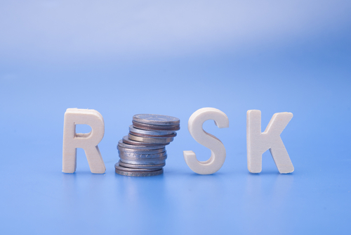 ways to manage financial risk