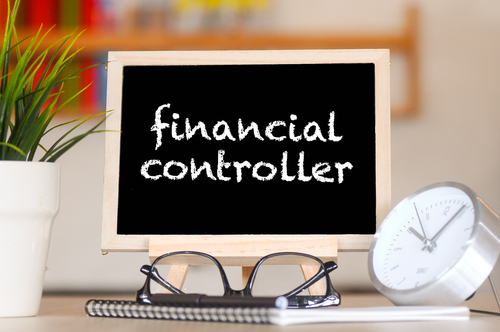 what is a financial controller